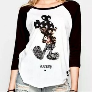Disney Neff Black and White 3/4 Sleeve Raglan Mickey Mouse Tee
